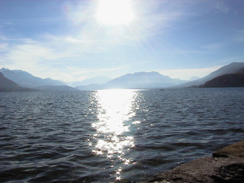 reflets du soleil lac d'annecy.jpg